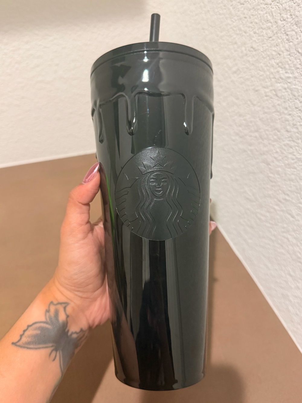 Starbucks Glossy Black Drip Logo Tumbler with Straw